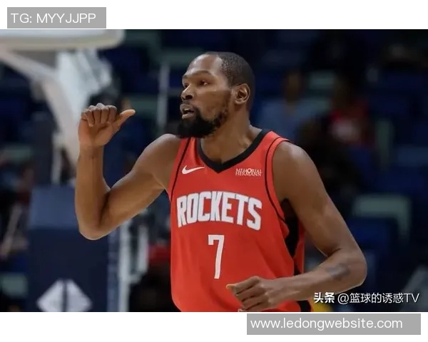 杜兰特谈团队合作的重要性传球能减轻队友压力提升整体表现 杜兰特谈团队合作的重要性传球能减轻队友压力提升整体表现