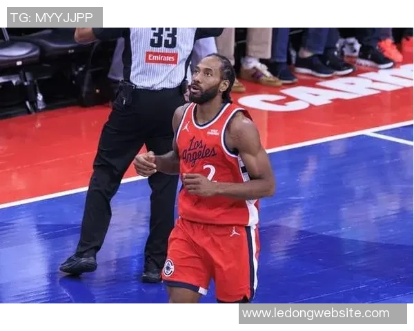 莱昂纳德状态低迷17投7中仅得18分5篮板正负值创赛季新低