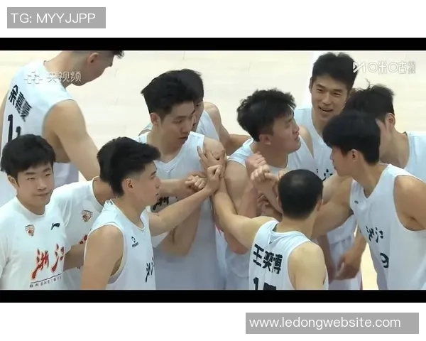 余嘉豪砍下18分9篮板浙江全运男篮战胜山东全运男篮晋级小组赛